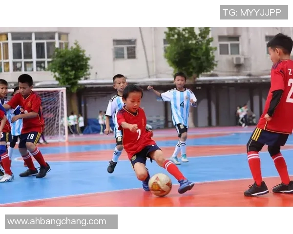 偏颌足球明星的奋斗历程与不屈精神展现了运动员的无限魅力与坚持信念 偏颌足球明星的奋斗历程与不屈精神展现了运动员的无限魅力与坚持信念