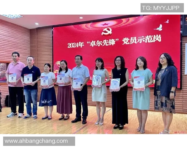 张秀英的足球人生:从草根到巅峰的深度对话与心路历程 张秀英的足球人生:从草根到巅峰的深度对话与心路历程