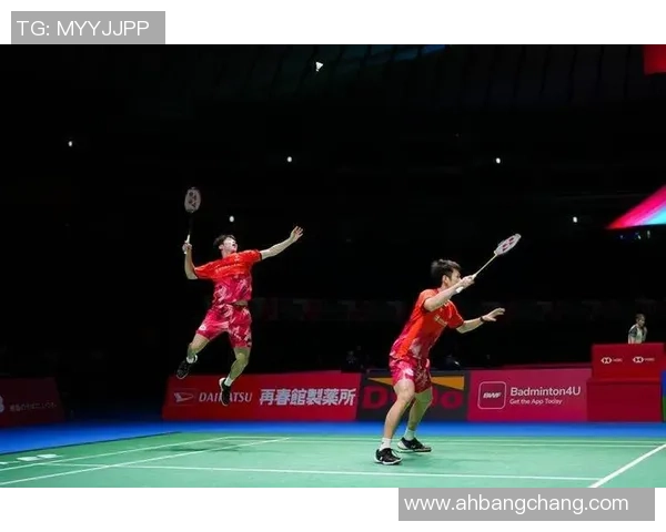 成都羽毛球队战术解析:聚焦技术与团队配合的完美结合 成都羽毛球队战术解析:聚焦技术与团队配合的完美结合